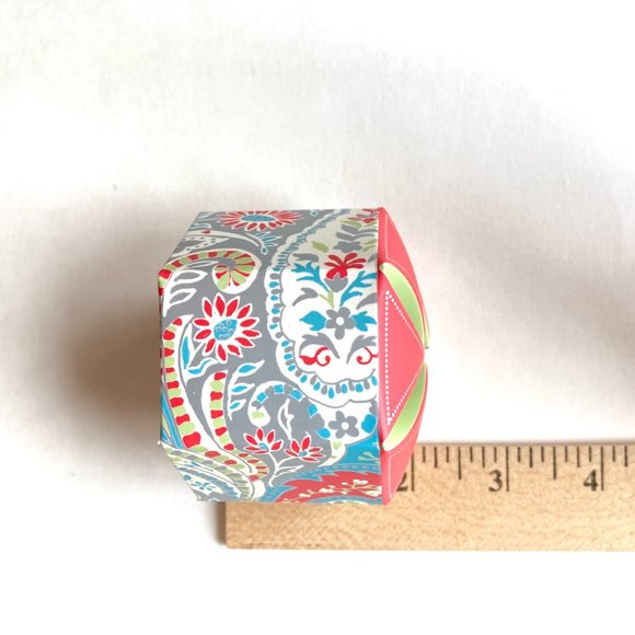 VTG Paisley Hexagonal Pinwheel Top Treat/Candy Boxes w/Name Tag (3 boxes x 4ct ) - Picture 15 of 15